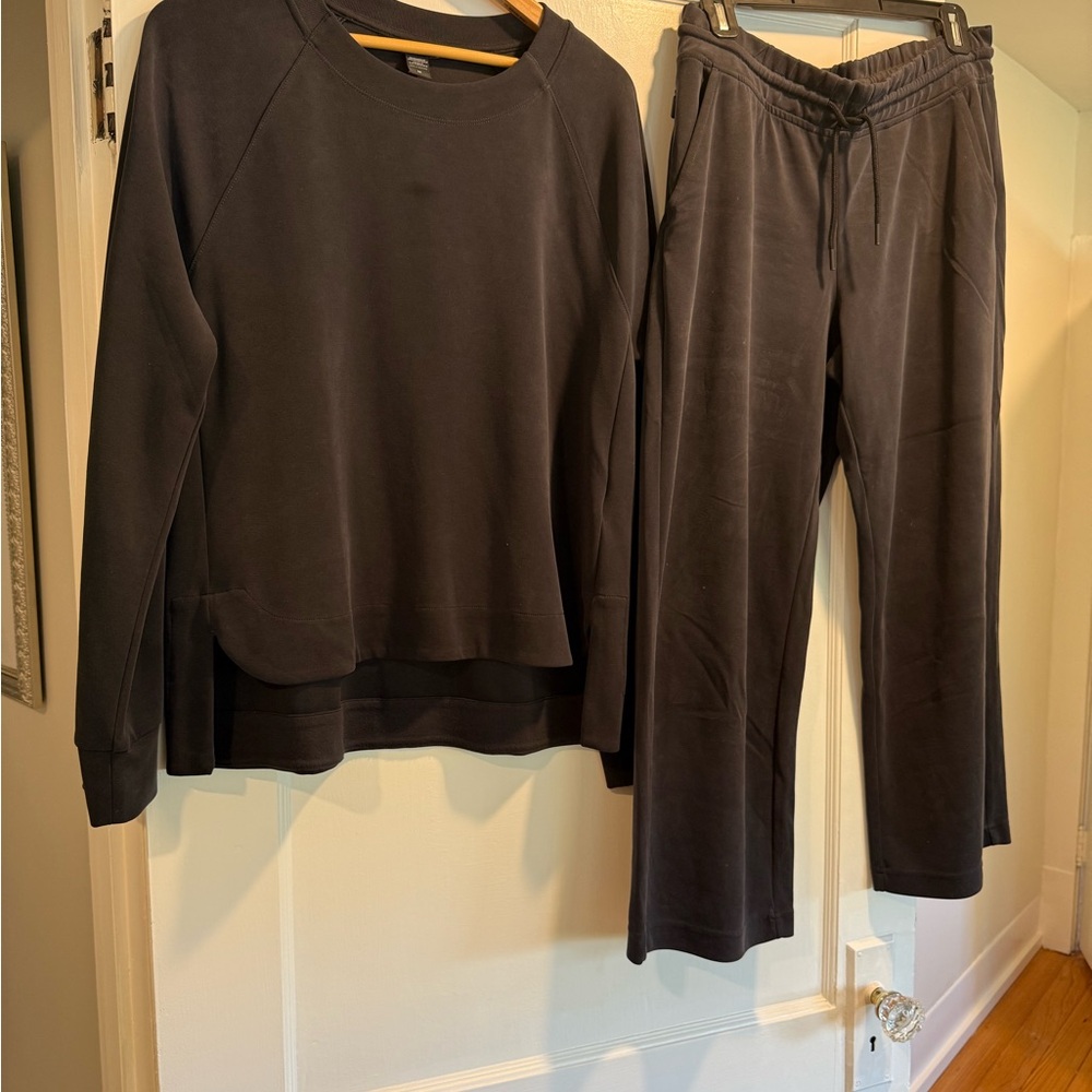 Black Lounge Set
